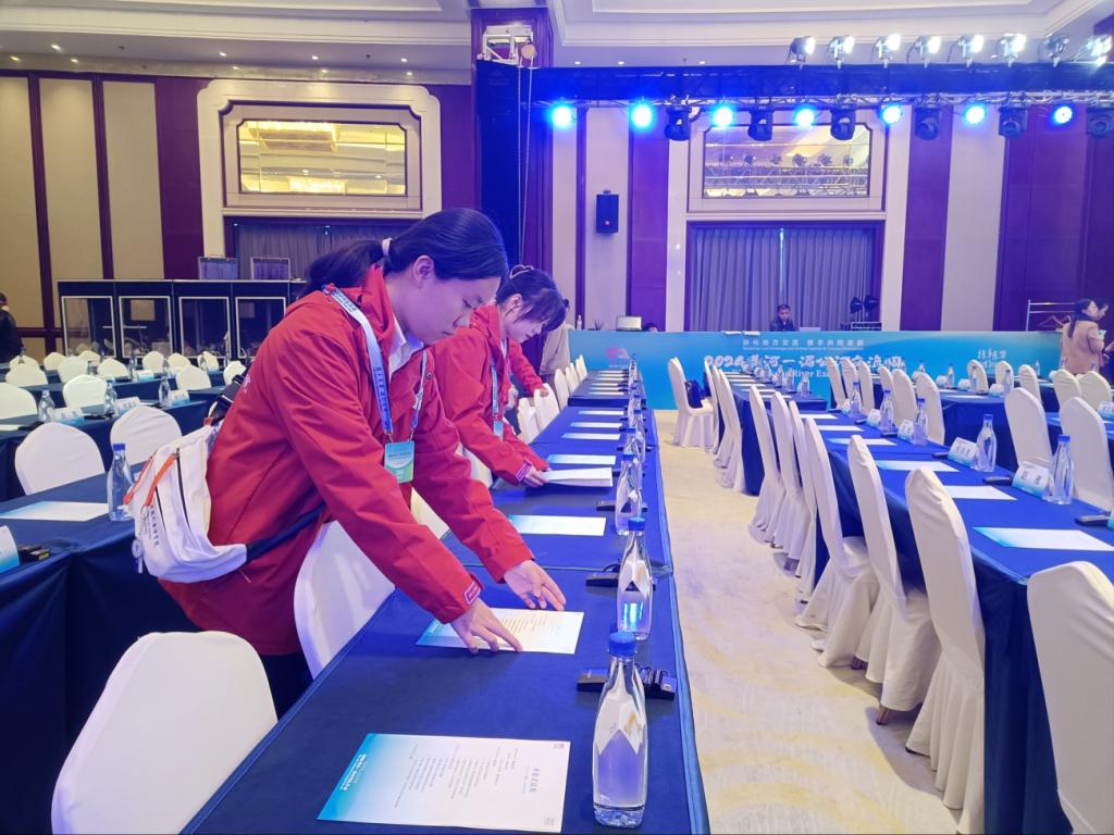 外語(yǔ)橋梁，志愿同行 外國(guó)語(yǔ)學(xué)院師生圓滿完成2024黃河-湄公河交流周口譯與會(huì)務(wù)服務(wù)工作