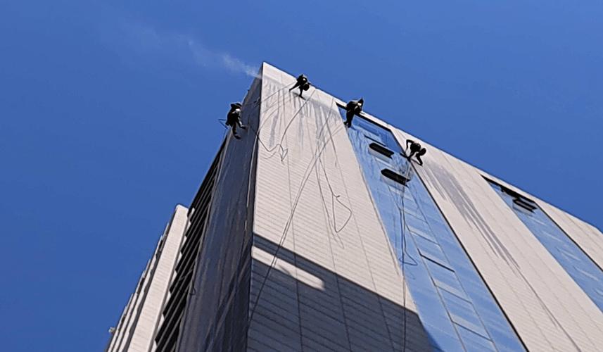 清潔建筑物 定期外墻清洗維護，守護建筑的臉面與壽命